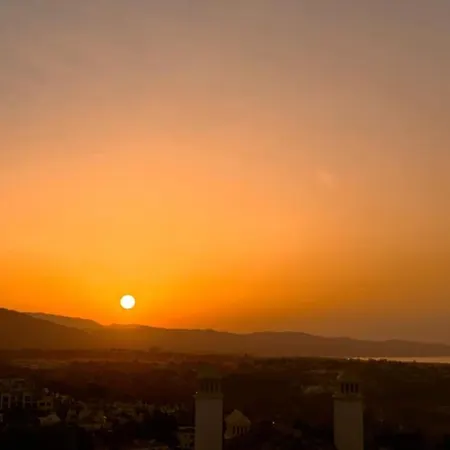 Oceanview Luxury Penthouse 公寓 *