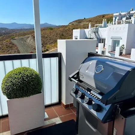 Oceanview Luxury Penthouse Apartment *