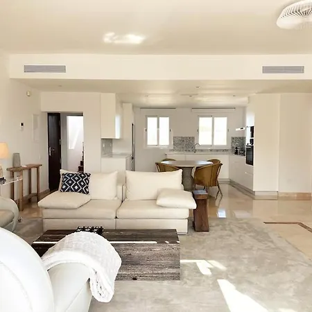 Oceanview Luxury Penthouse Apartment