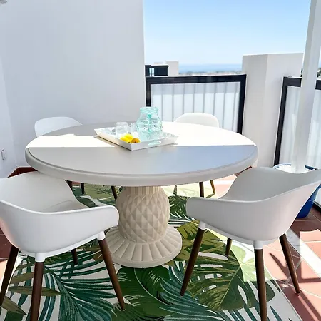 Oceanview Luxury Penthouse *