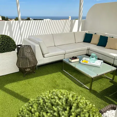 Oceanview Luxury Penthouse 埃斯特波纳